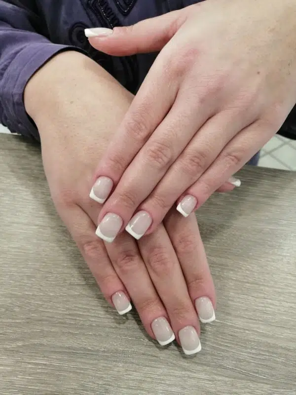 Νύχια Γαλλικό - 12 Ιδέες για το απόλυτο Γαλλικό Μανικιούρ νύχια γαλλικό καλακτερό, τετράγωνα νύχια