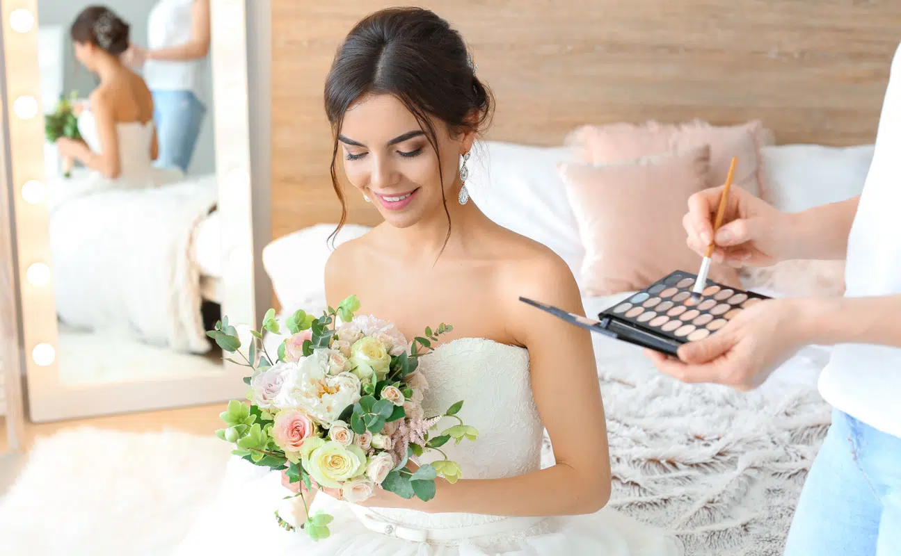 ΝΥΦΙΚΟ ΜΑΚΙΓΙΑΖ ΝΥΦΙΚΟ ΜΑΚΙΓΙΑΖ