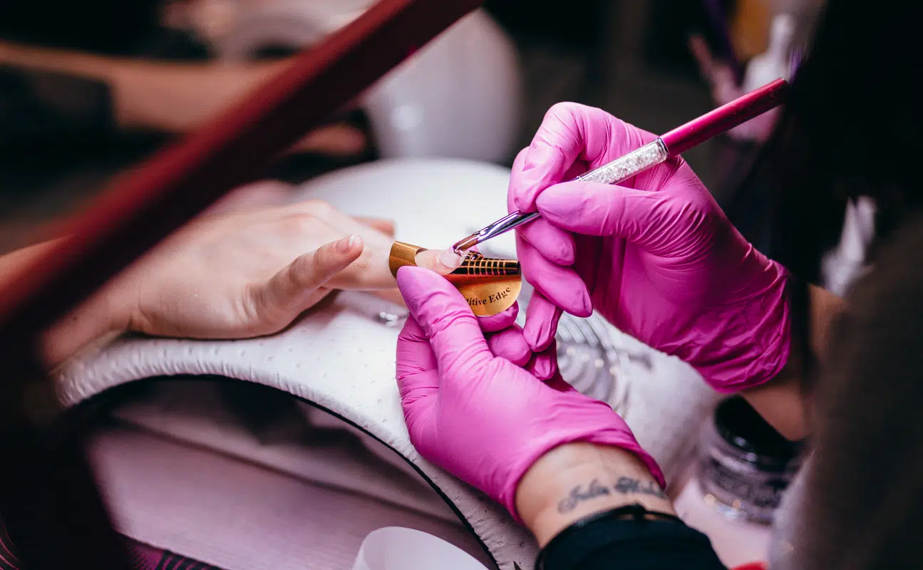 Σπάνε Διαρκώς τα Νύχια σου; Μάθε τι Πρέπει να Κάνεις! ΤΕΧΝΗΤΑ ΝΥΧΙΑ ΑΘΗΝΑ