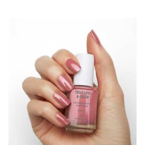 Essie treat love and color 34 crunch time