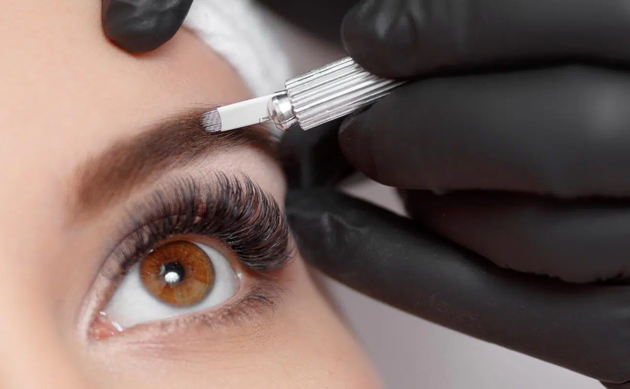 Ημιμόνιμο φρύδια - Microblading φρυδιών