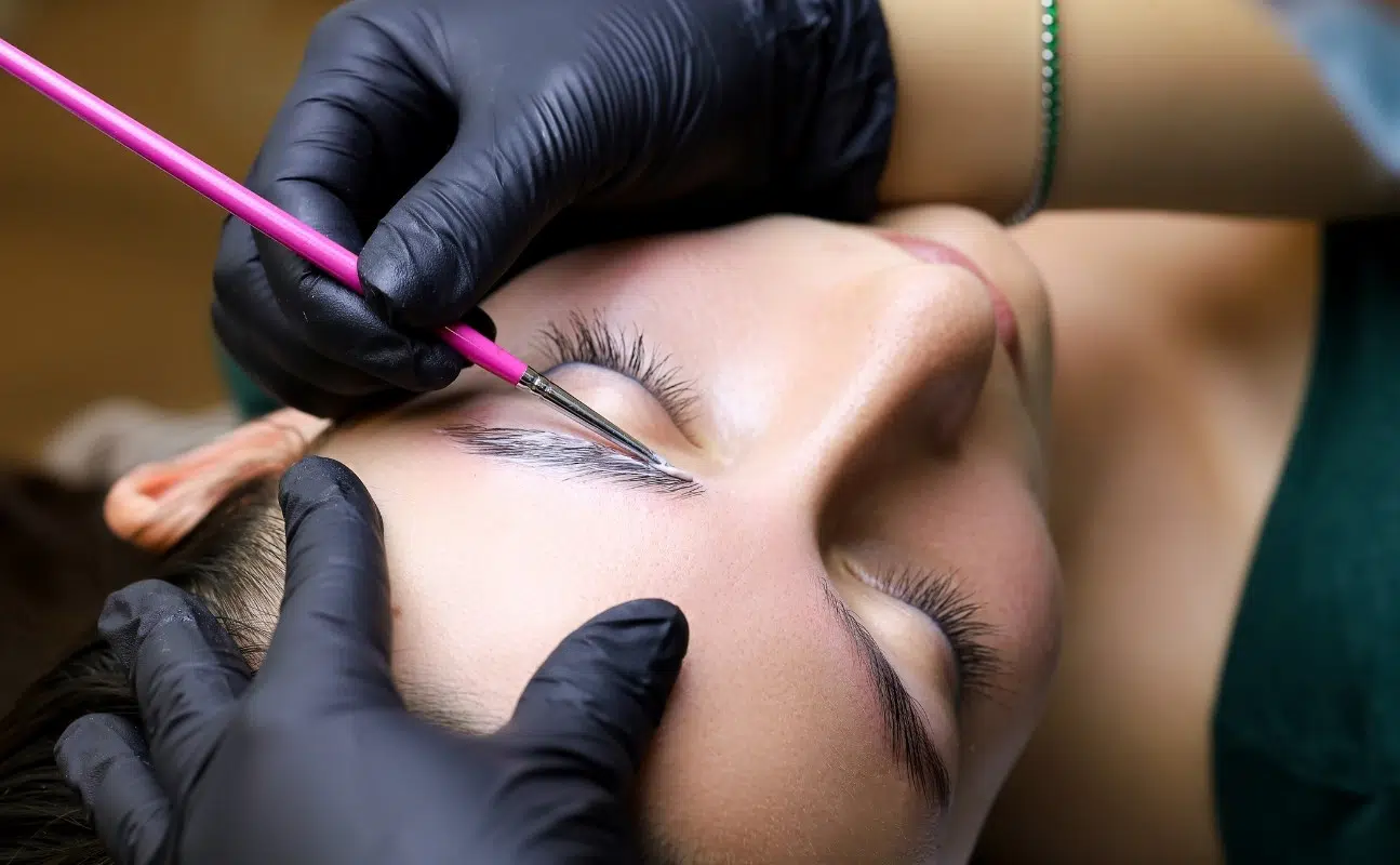Brow Lamination Στάδια - Διαδικασία Brow Lamination Στάδια - Διαδικασία Brow Lift