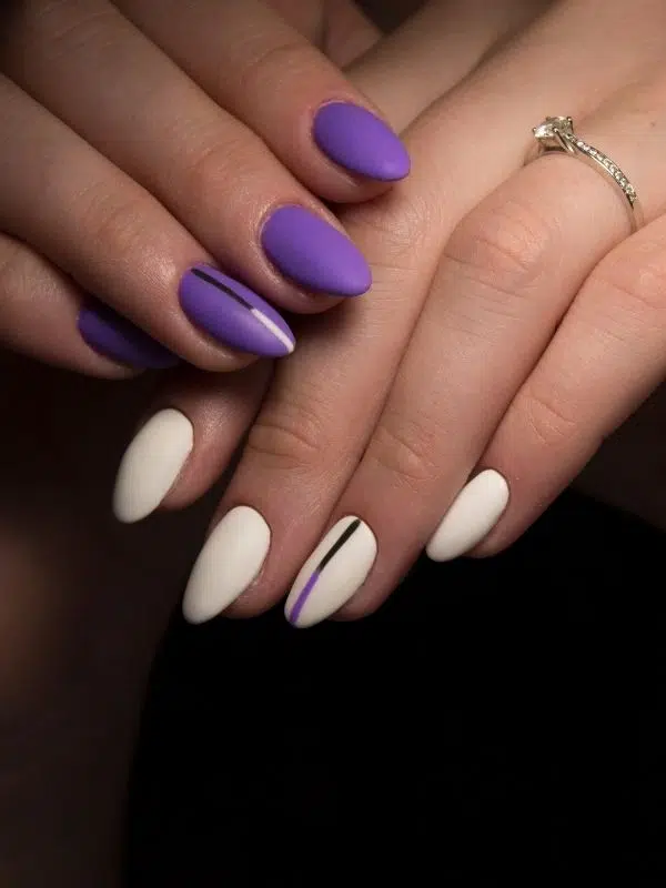 Χρώμα νυχιών: Τι χρώμα να βάψω τα νύχια μου; xeimvniatika mov leuka