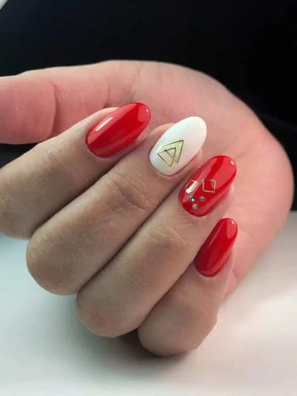 50 Σαγηνευτικά Μανικιούρ Κόκκινα Νύχια kokkina nyxia me gewmetrika