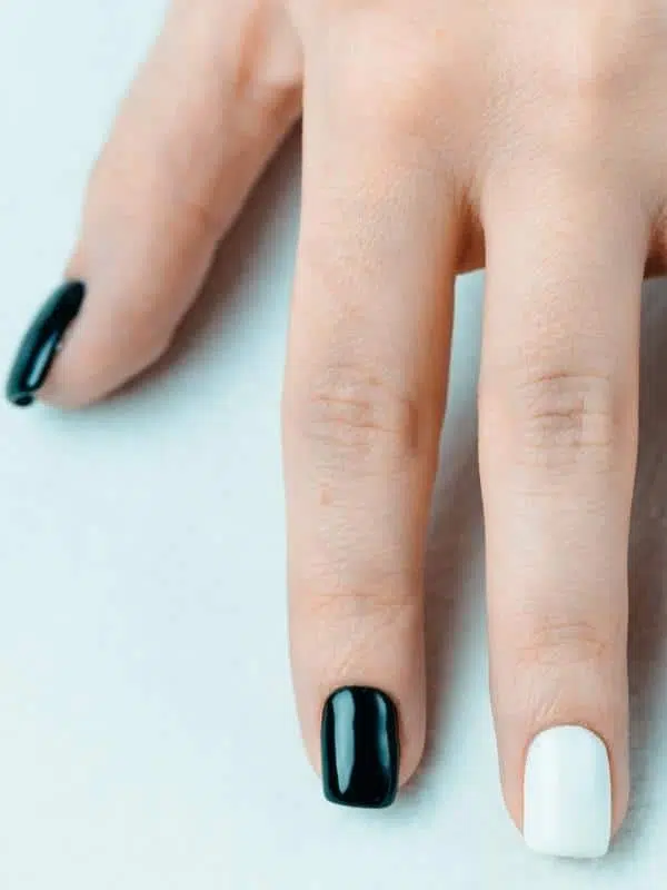 Μαύρα Νύχια - 50 Σχέδια Μανικιούρ leuka mavra