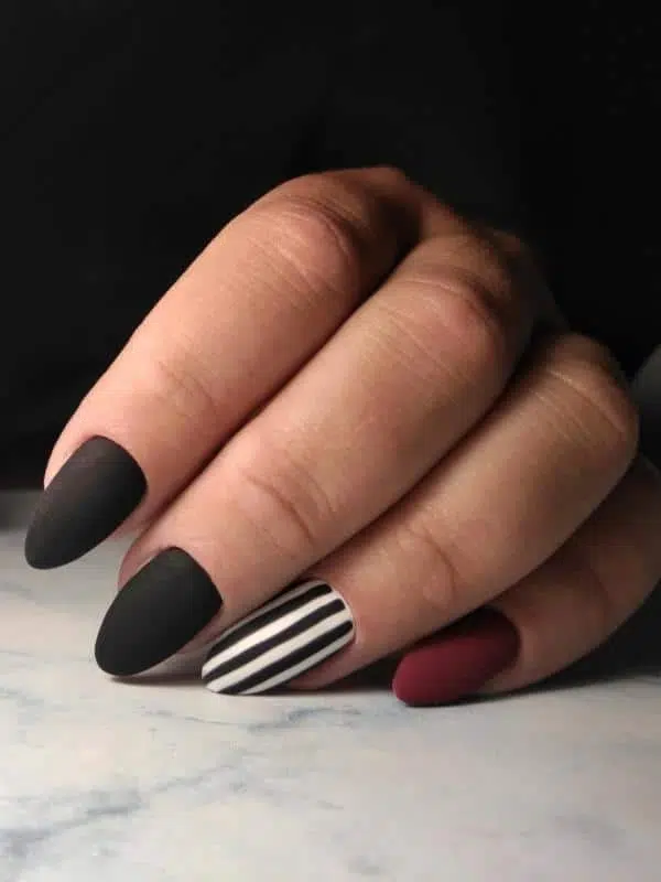 Μαύρα Νύχια - 50 Σχέδια Μανικιούρ mavra mat nyxia