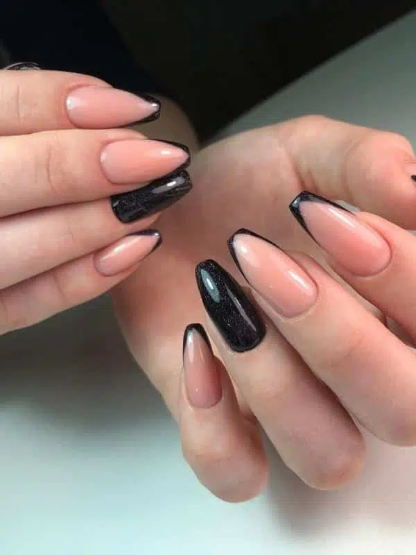 Μαύρα Νύχια - 50 Σχέδια Μανικιούρ mavra nyxia galliko