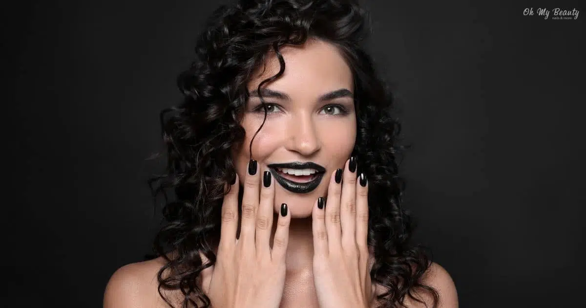 Μαύρα Νύχια - 50 Σχέδια Μανικιούρ