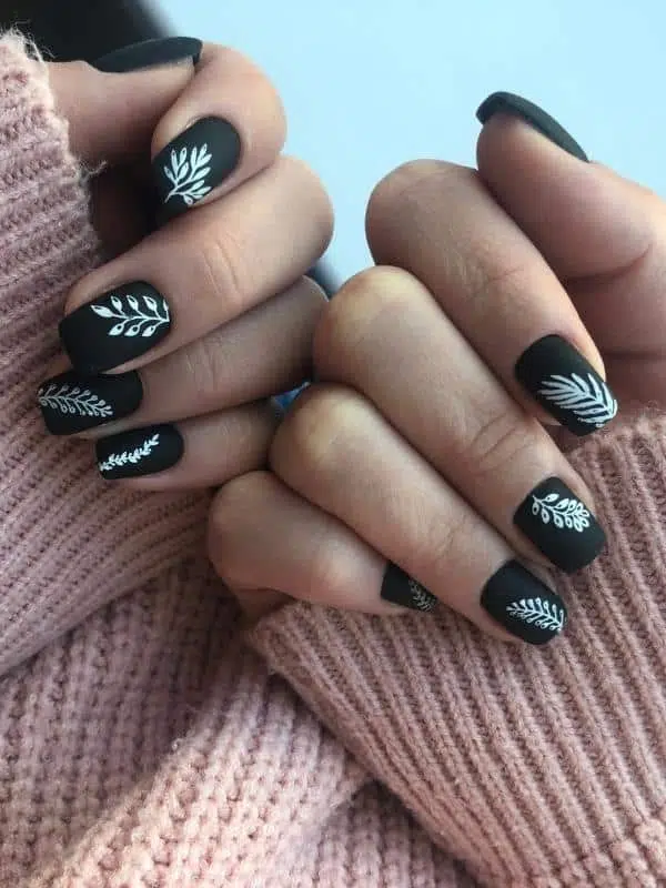 Μαύρα Νύχια - 50 Σχέδια Μανικιούρ mayra mat nyxia me leuka