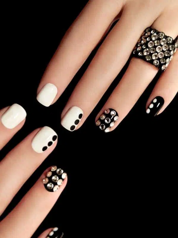 Μαύρα Νύχια - 50 Σχέδια Μανικιούρ nyxia leuka mavra
