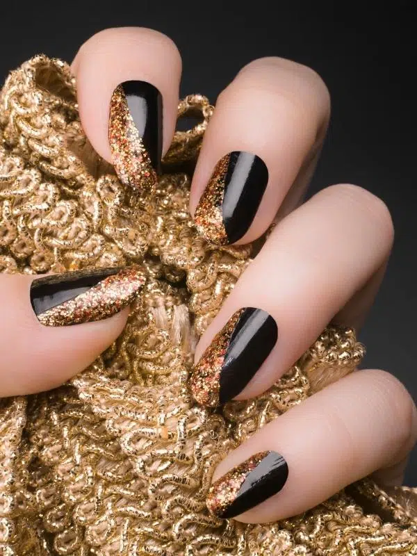 Μαύρα Νύχια - 50 Σχέδια Μανικιούρ nyxia xrysa mayra