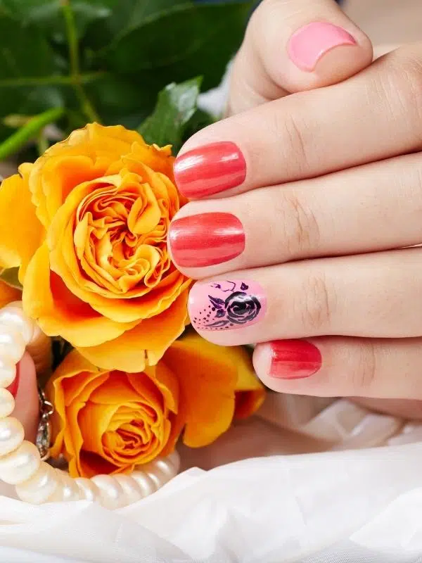 20 Εντυπωσιακά σχέδια για κοντά νύχια konta nyxia manikioyr