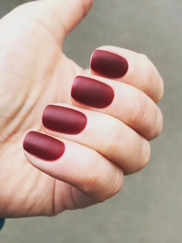 20 Εντυπωσιακά σχέδια για κοντά νύχια konta nyxia nyxia mat