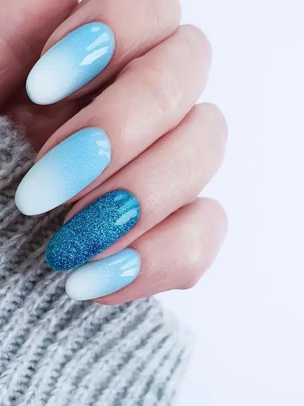 Όμπρε νύχια 15 Σχέδια & Πώς γίνεται ombre manikiour leuko ble