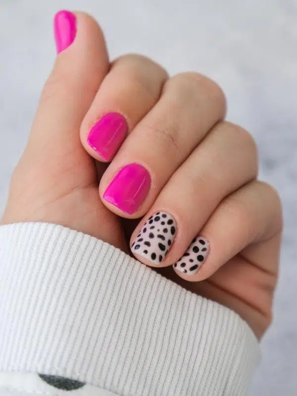 20 Εντυπωσιακά σχέδια για κοντά νύχια roz konta nyxia