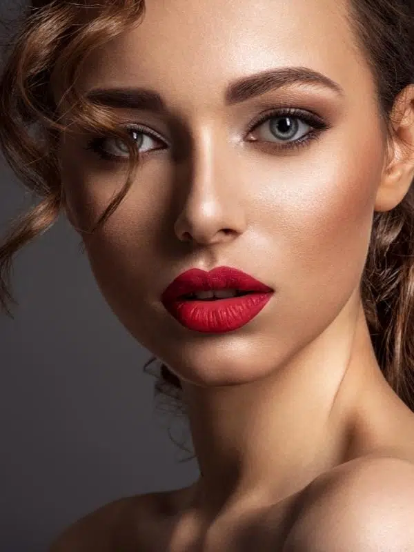 20 Υπέροχα μακιγιάζ με κόκκινο κραγιόν makigiaz me kokkino kragion 13