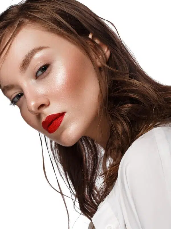 20 Υπέροχα μακιγιάζ με κόκκινο κραγιόν makigiaz me kokkino kragion 15