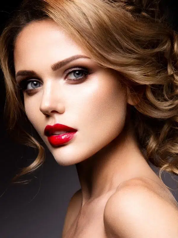 20 Υπέροχα μακιγιάζ με κόκκινο κραγιόν makigiaz me kokkino kragion 5