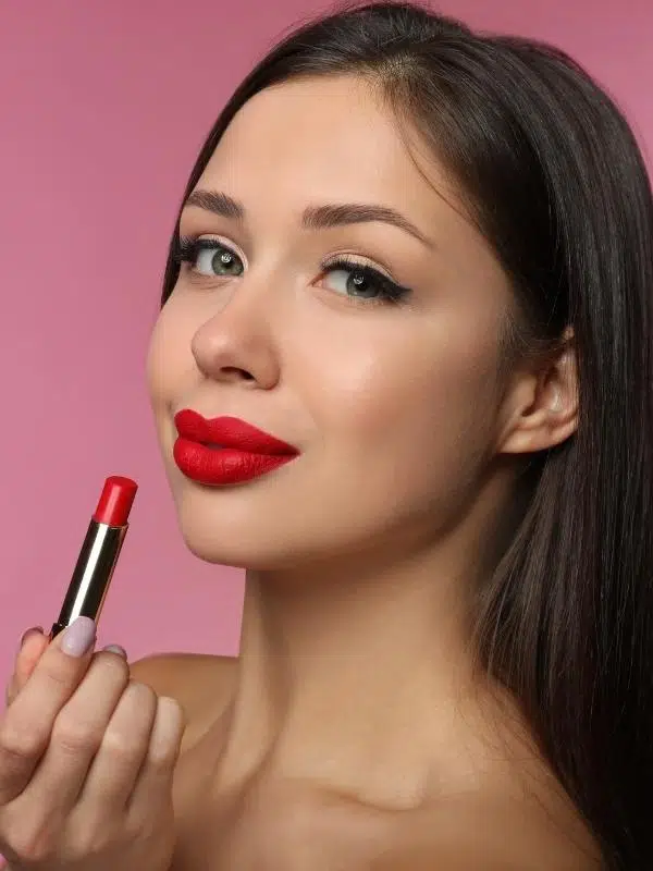 20 Υπέροχα μακιγιάζ με κόκκινο κραγιόν makigiaz me kokkino kragion 9