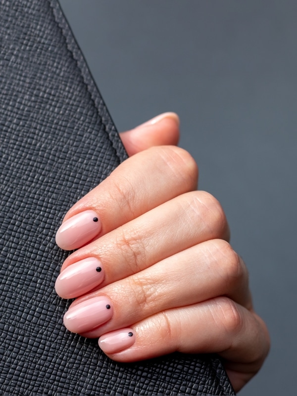 nude nails manicure 5