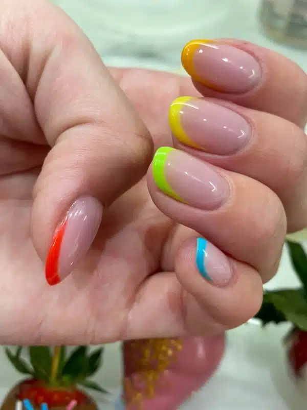 Νύχια Πάσχα 2023 - 30 Σχέδια Ιδέες polixromo anoiksiatiko galliko manikiour min