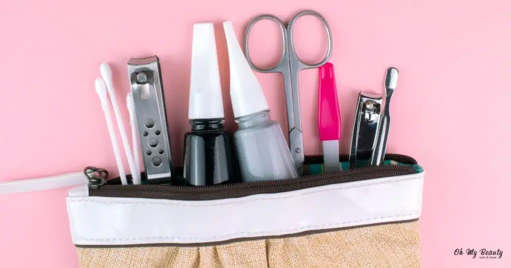 5+1 Απαραίτητα Εργαλεία Μανικιούρ Βασικά Εργαλεία Μανικιούρ στο Νεσεσέρ σου