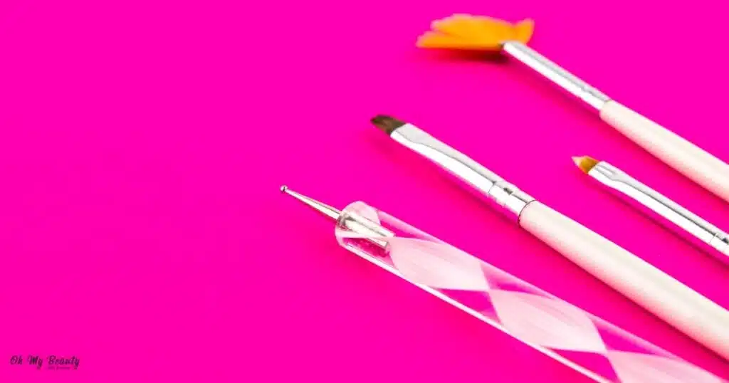 3 Πινέλα νυχιών & η Χρήση τους Πινέλα νυχιών: Πώς να επιλέξεις το κατάλληλο