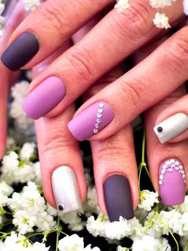 Μωβ Νύχια 50 Σχέδια Nyfiko mwb manikiour diakosmisi min