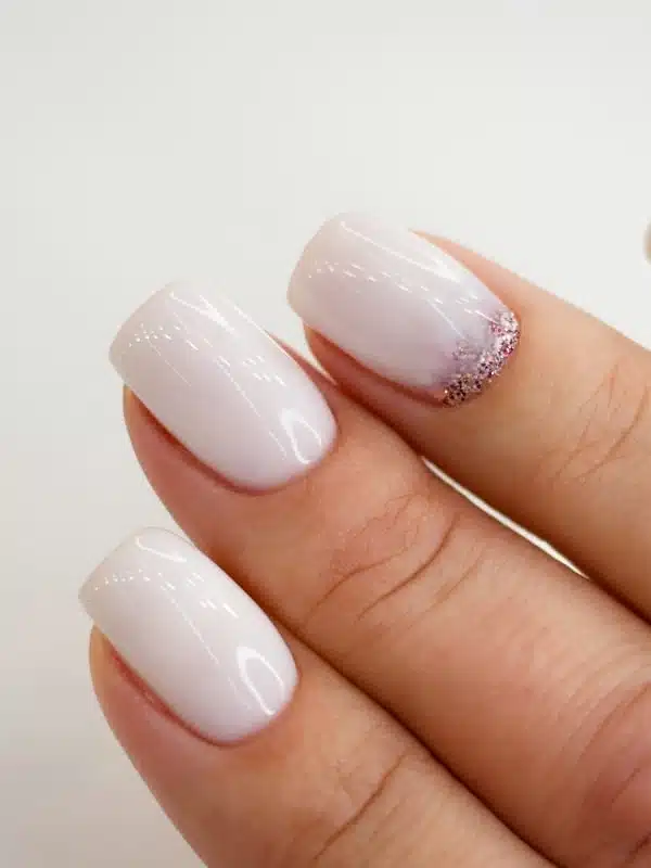 Νύχια Γαλακτερό - 20 Σχέδια Μανικιούρ galaktero leuko manikiiour glitter min